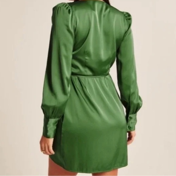 Abercrombie & Fitch Green Satin Wrap Dress size XXS - Picture 3 of 9